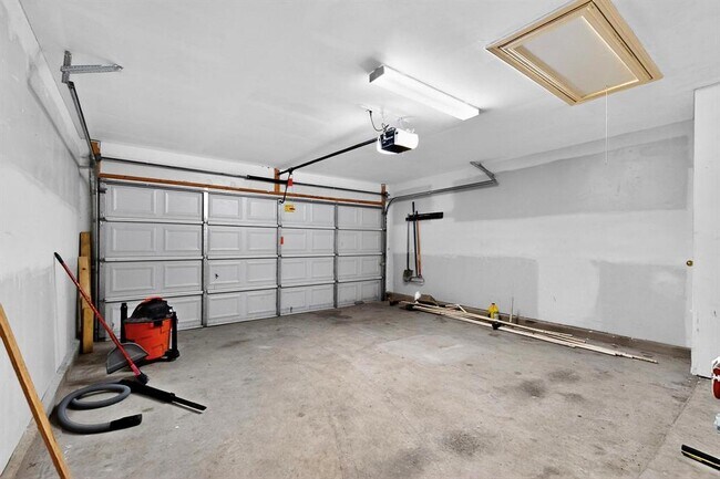 Building Photo - 12825 Dwight Eisenhower St