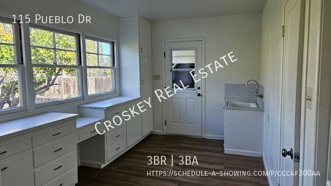 Building Photo - Move in ready! Remodeled home with large b...