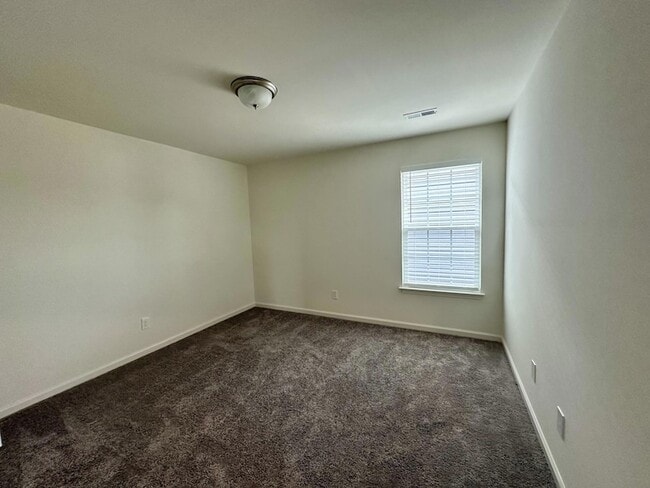 Building Photo - 2380 Geranium Ln