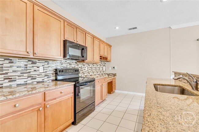 Building Photo - 16 Bushwood Dr