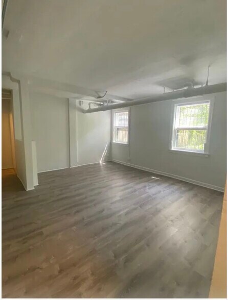 Building Photo - 509 W Aldine Ave