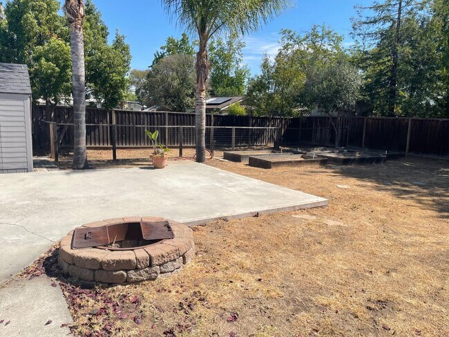 Building Photo - 14901 Nelson Way
