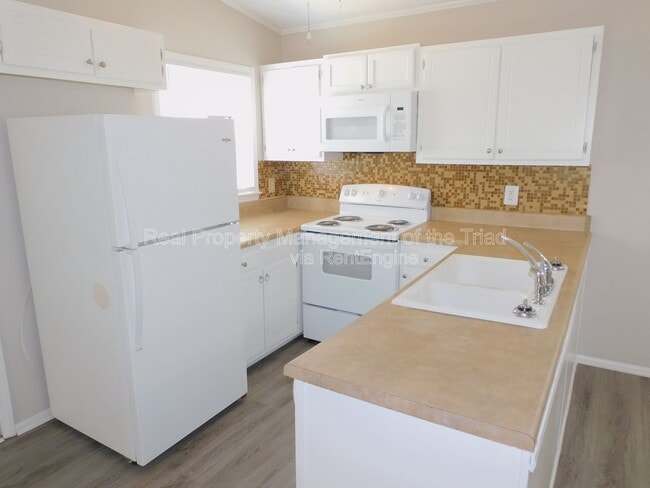 Building Photo - 911 Tipperary Dr
