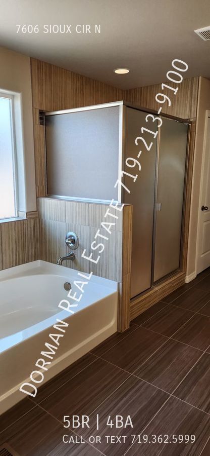 Building Photo - Single Family with Chef Kitchen