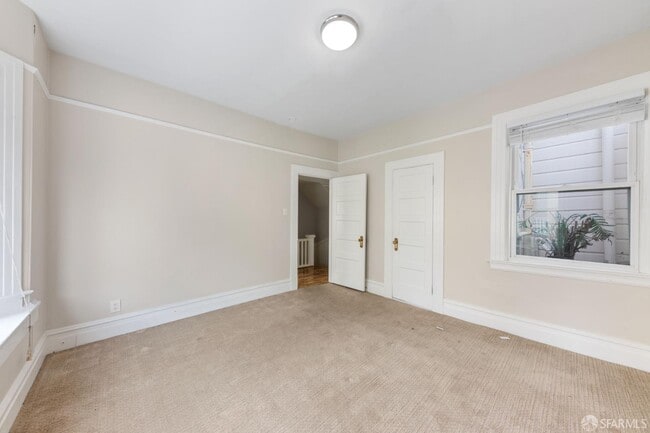 Building Photo - 31 Pixley St