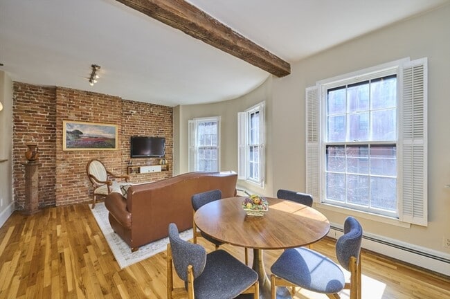 Building Photo - 89 Waltham St