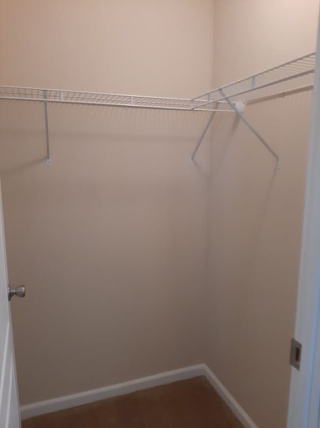 Building Photo - SUBLEASE through May 2026 3 Bedroom 2 Bath-Beautiful Views