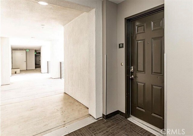Building Photo - 6001 Crescent Prk E