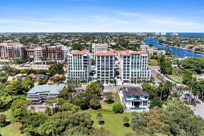 Building Photo - 485 E Royal Palm Rd