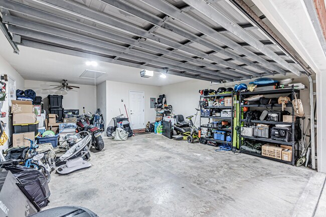 Building Photo - 121 Hillwood Dr