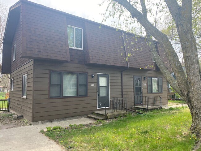 Primary Photo - 308 Jewel Dr
