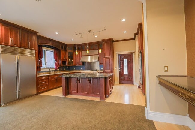 Building Photo - 67 Anderson Pond Rd