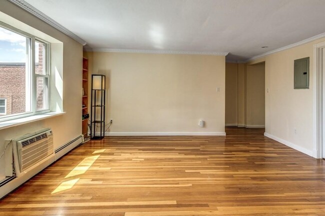 Building Photo - 47 Colborne Rd