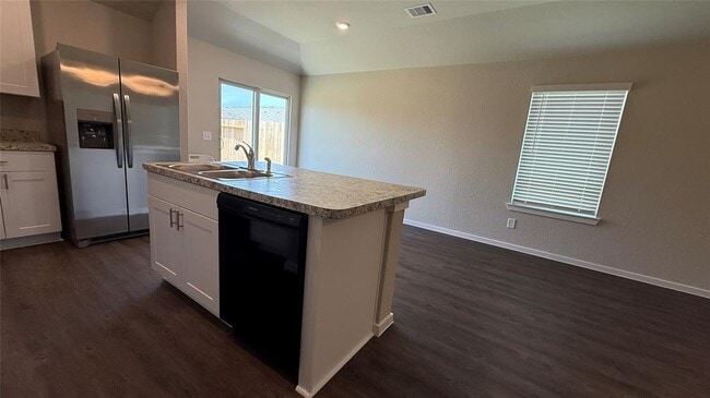 Building Photo - 21703 Meadow Ct