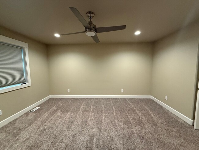 Building Photo - 15081510