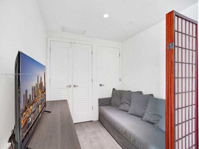Building Photo - 1080 Brickell Ave