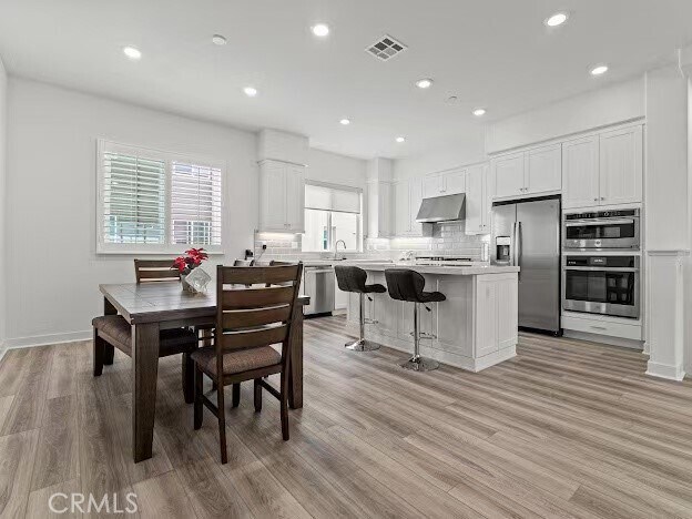 Building Photo - 352 Tank