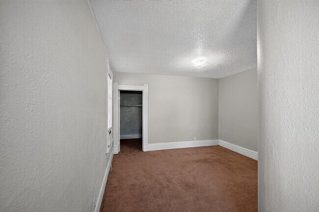 Building Photo - 2136 Lafayette St