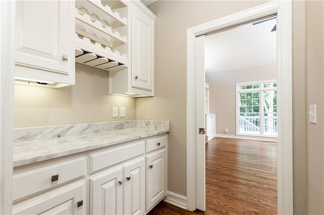 Building Photo - 9360 Nesbit Lakes Dr