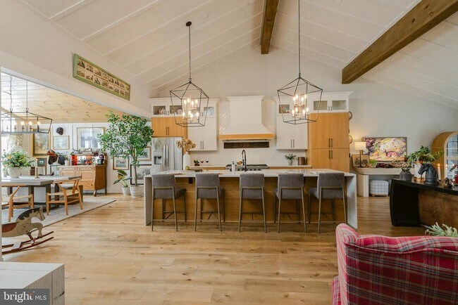 Building Photo - 13230 Falls Rd