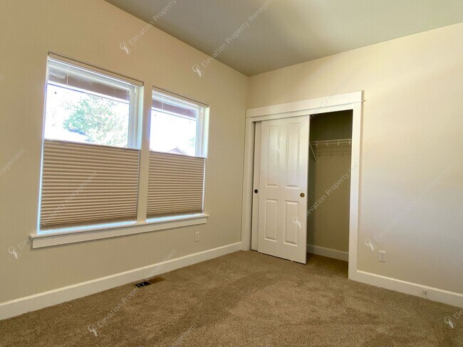 Building Photo - Charming Updated Home in Bend’s Old Farm D...