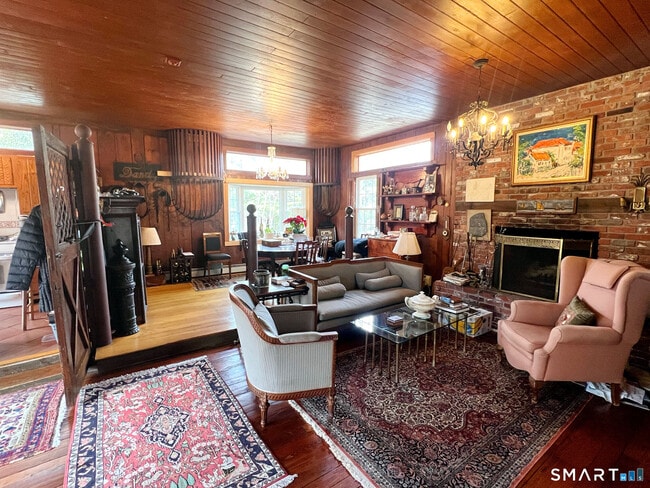 Building Photo - 32 West Ave