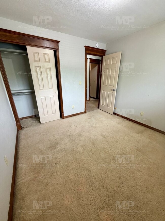 Building Photo - 1628 Azalea Dr