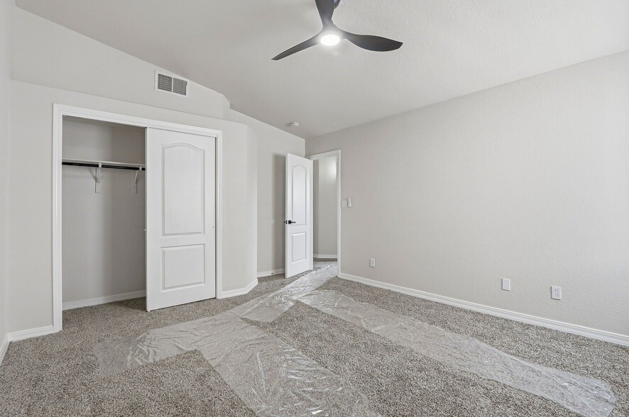Building Photo - 3121 Tierra Paola Ln