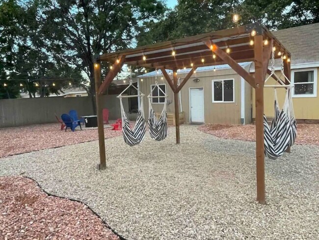 Building Photo - 170 E 100 N