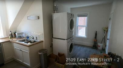 Building Photo - 2509 E 22nd St