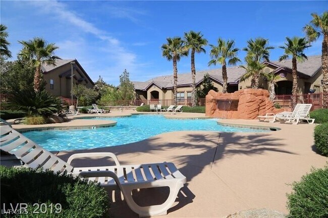 Building Photo - 8250 N Grand Canyon Dr