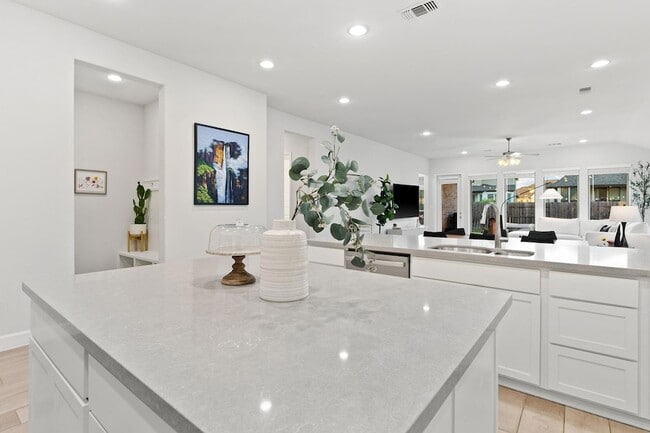 Building Photo - 1909 Sir Nathaniel Ln