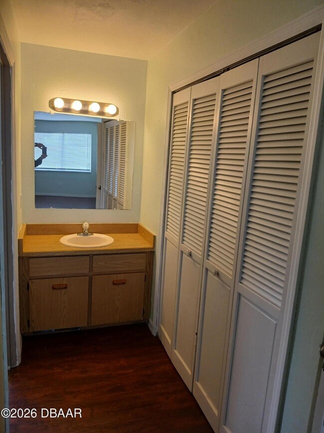 Building Photo - 2002 S Palmetto Ave