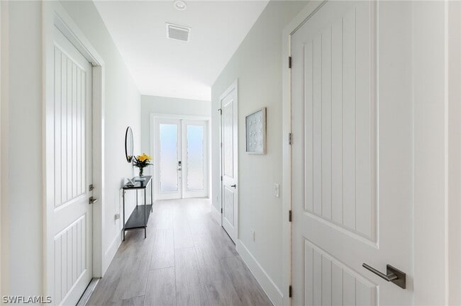 Building Photo - 596 111th Ave N