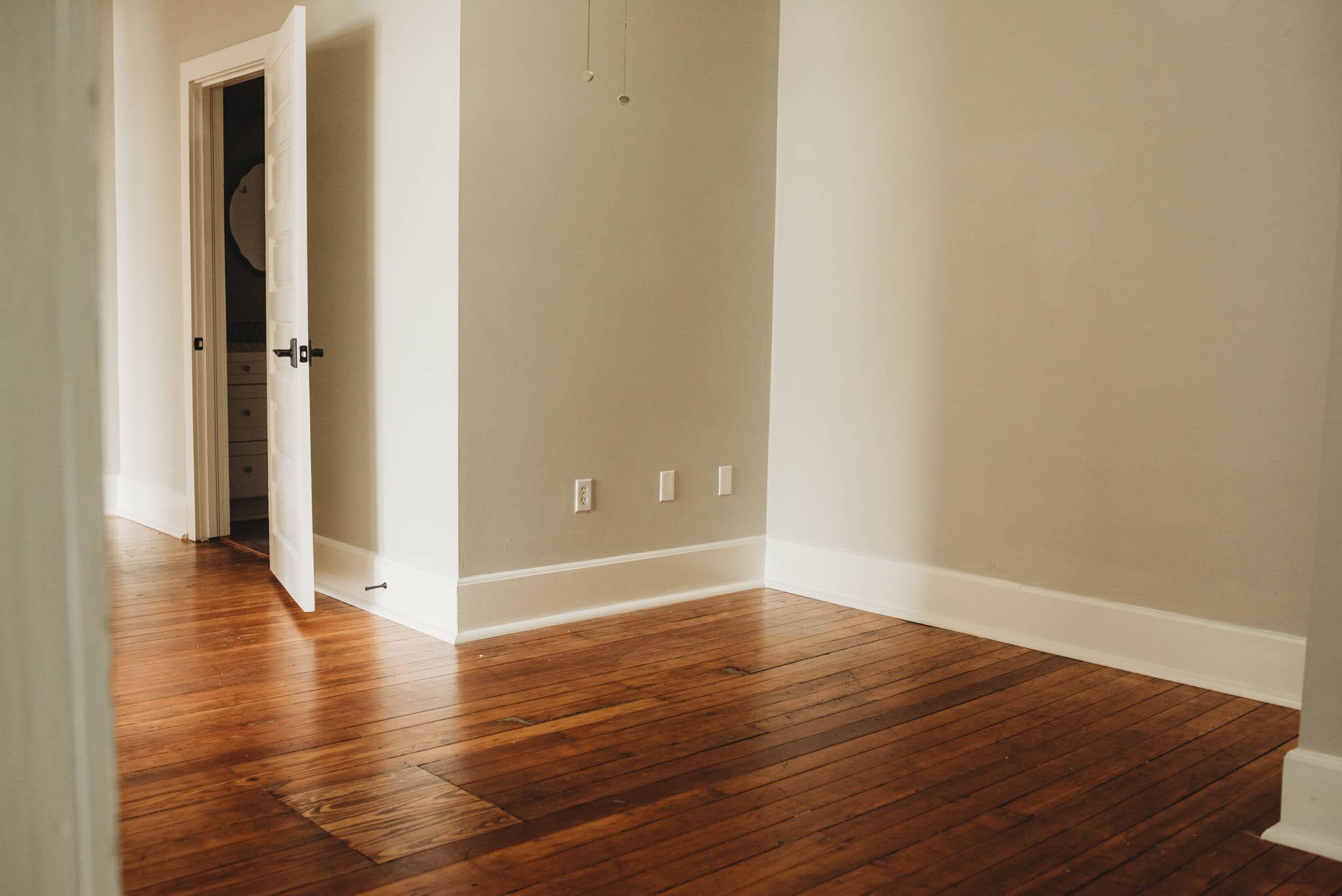 Living area - 529 Washington E St