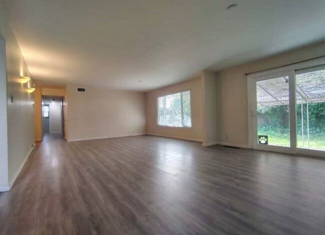 Building Photo - 4417 A Pkwy