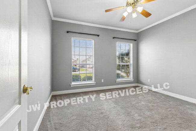 Building Photo - Spacious 4-Bedroom Home with Modern Comforts in Gretna