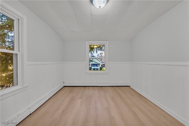 Building Photo - 3811 Highland Rd