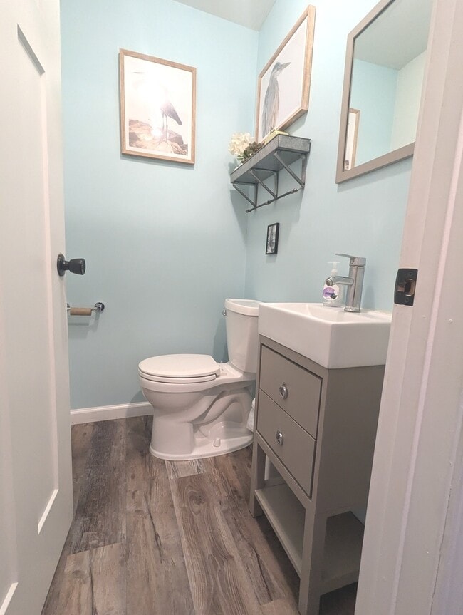 Building Photo - 1708 N Center St