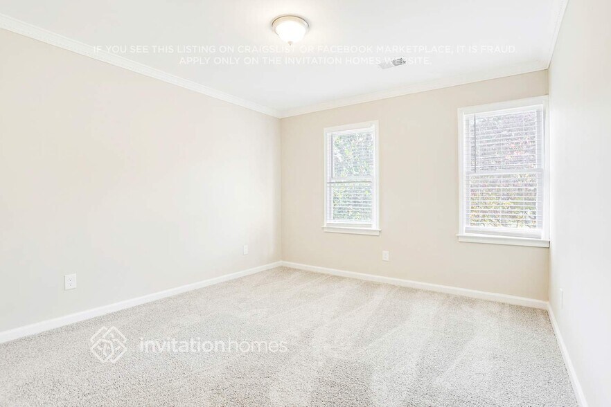 Building Photo - 747 Edgewater Ln NW