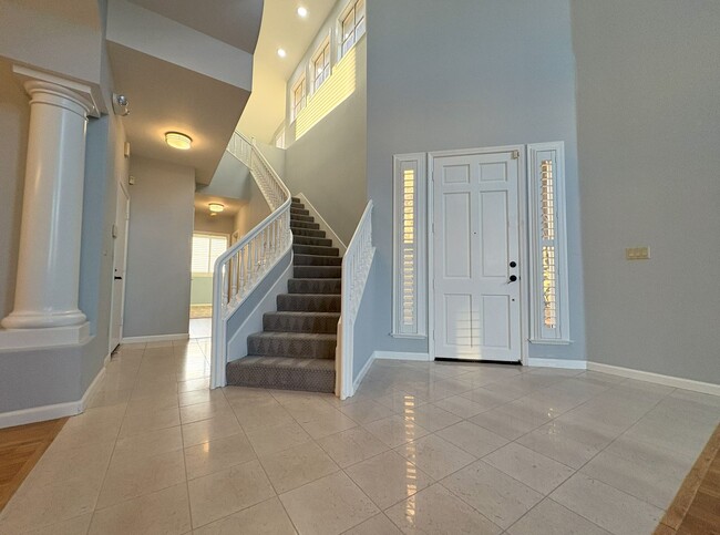 Building Photo - Charming Waterfront Single Family Home in Redwood Shores Available Now!