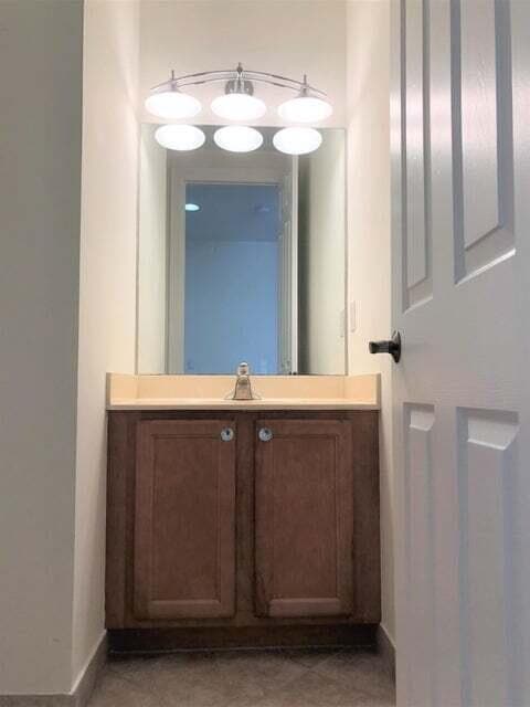 Building Photo - 433 Amador Ln