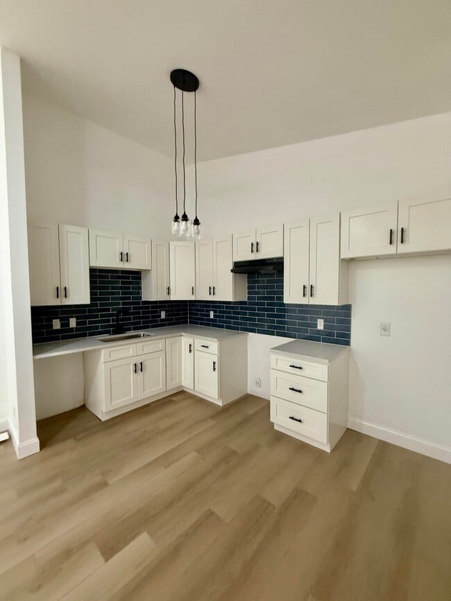 Building Photo - 1577 Hawthorne Pl