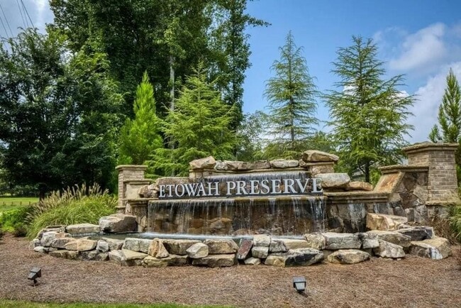 Building Photo - 101 White Cedar Dr