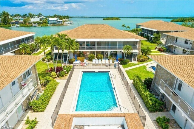 Building Photo - 330 Kon Tiki Dr