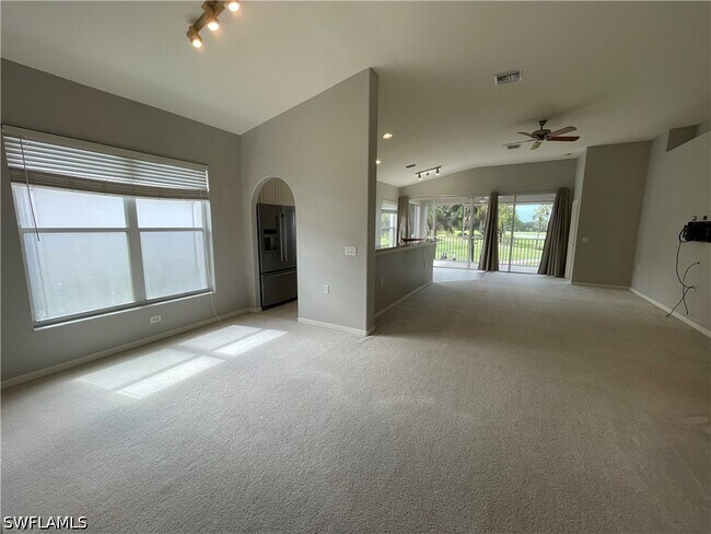 Building Photo - 1945 Crestview Way