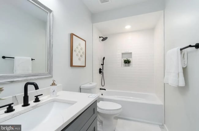 Building Photo - 1948 3rd St NE