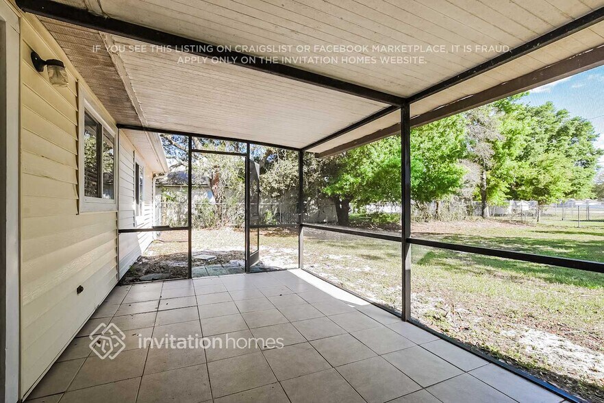 Building Photo - 3196 Sky St