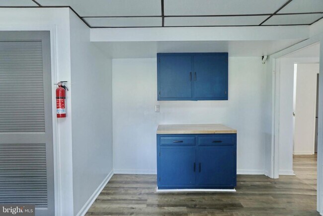 Building Photo - 8530 Wedding Dr