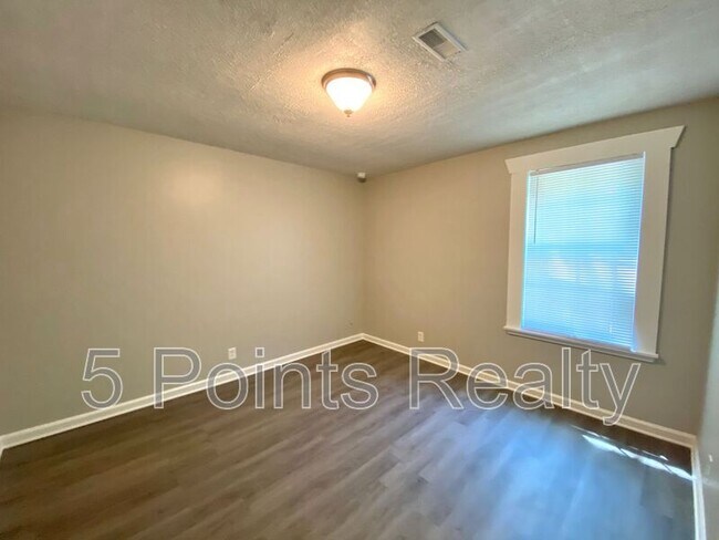 Building Photo - 308 Prince Ave